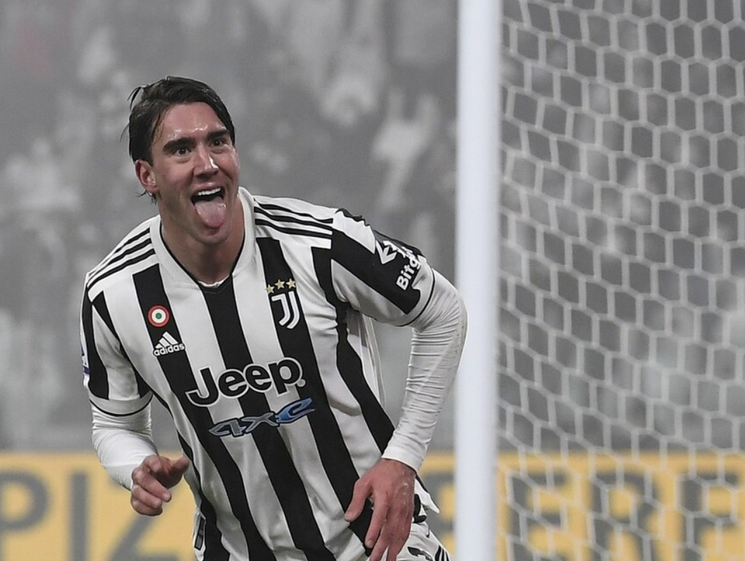 包含亚特兰大老鹰最后时刻复出首秀；志在法联杯名次提升；管理层满意；训练强度显著提升的词条