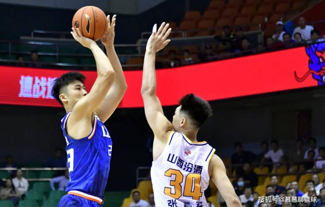 广东宏远训练开放日;今晚官宣签约引欢呼;意大利杯在即;赛季目标并未改变  广东宏远训练开放日;今晚官宣签约引欢呼;意大利杯在即;赛季目标并未改变