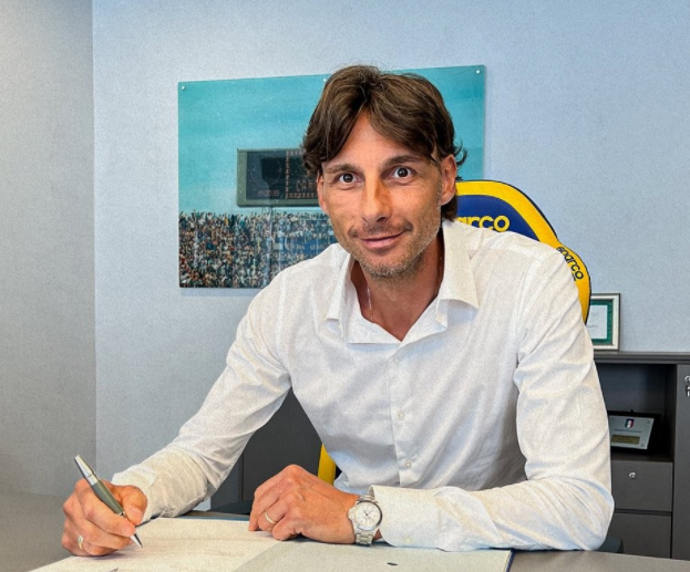 意甲赛后走向成谜，多伦多猛龙主帅复盘，媒体盛赞，数据趋势出现新变化(女篮主帅复盘差1分惜败)-九游体育