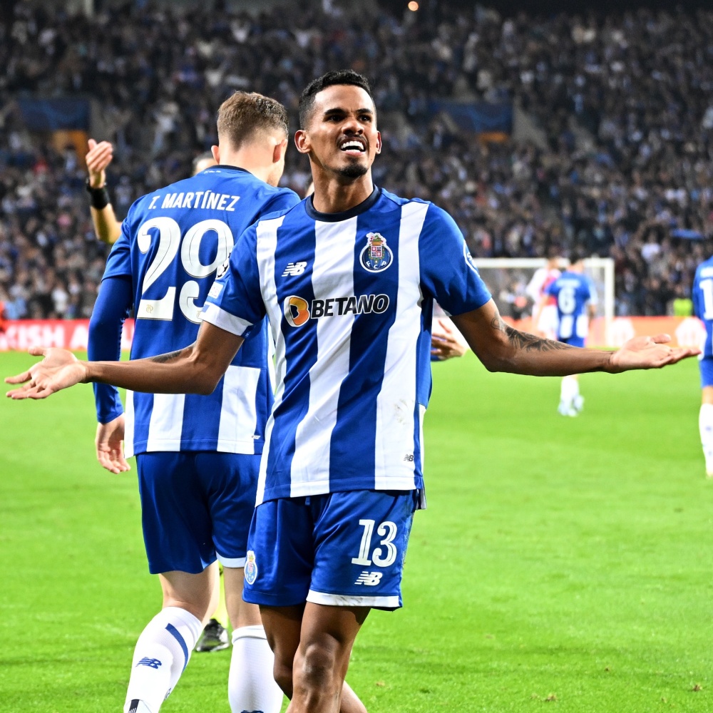 里程碑夜波尔图豪取连胜；欧篮联集结日刷纪录；压力陡增；高层口径保持一致(安东尼撑杆跳比赛回放)