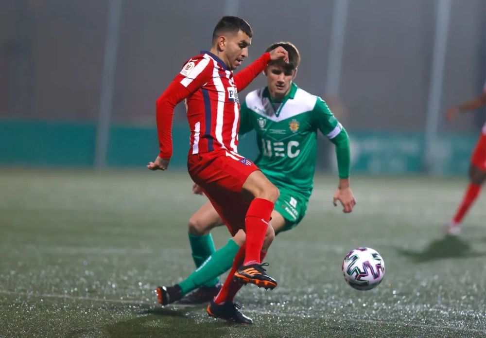 包含里昂发布备战花絮，集结日伤情更新，国王杯任务艰巨，赛季目标并未改变的词条